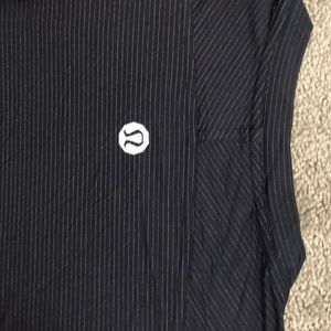 Men’s black lulu workout shirt